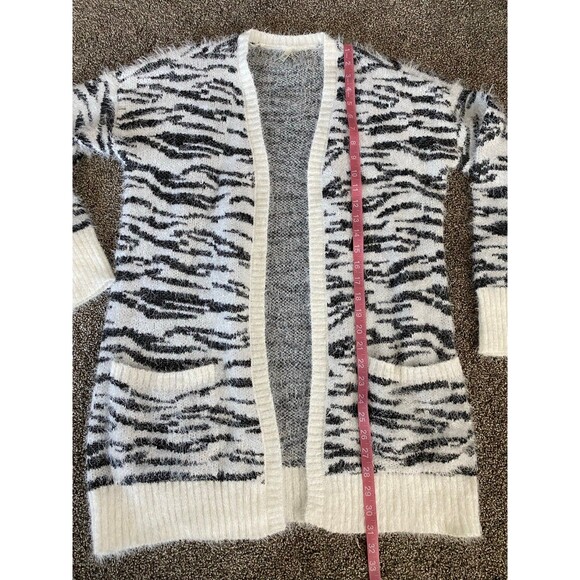 Mudd Zebra Print Fuzzy Open Front Cardigan – Size Medium – NWT - Picture 5 of 7